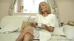 Old lady enjoys deep fuck with her y lover