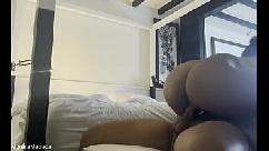 Camara escondida empleada de hotel culona me da sentones fuertes con su culo moreno y grande