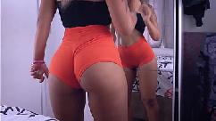 Comprei uns shortinhos novos qual o mais bonitinho 