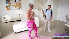 My stepmom kaden kole knows how to work me out creampie