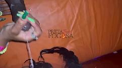 A vizinha pediu pra cuidar da filha dela acabou rolando dp