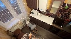 Mature stepmom decided to clean the floor but got anal sex